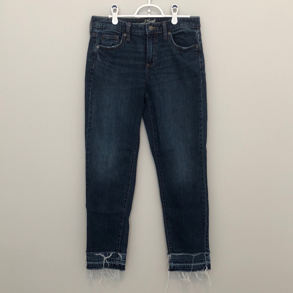Universal Thread Size 4/27R Mid Rise Boyfriend Jeans
